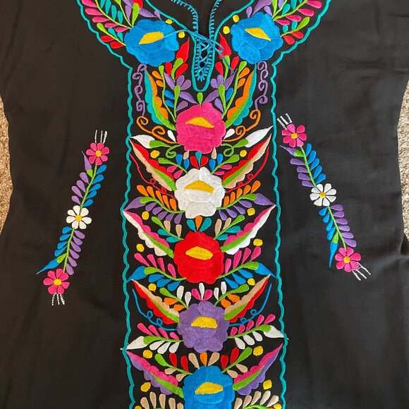 NWOT Size Large black embroidered Mexican dress - Picture 4 of 7
